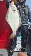 외수질출조 오늘도 초보분들이 많았어도 잡으신분은 잡으시네요 조류가 쎄서 잘나오진 안네요 몇장 올립니다 사진