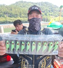 8월25일 팔포1호 대왕돌문어 2.06kg 포획성공하고 마무리합니다 ((내일 자리여유 =&gt; 지금바로 010.2565.5943 전화주세요)) 사진