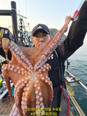9/30 군산나래호 주간문어 실시간입니다 평일 자리 여유있습니다